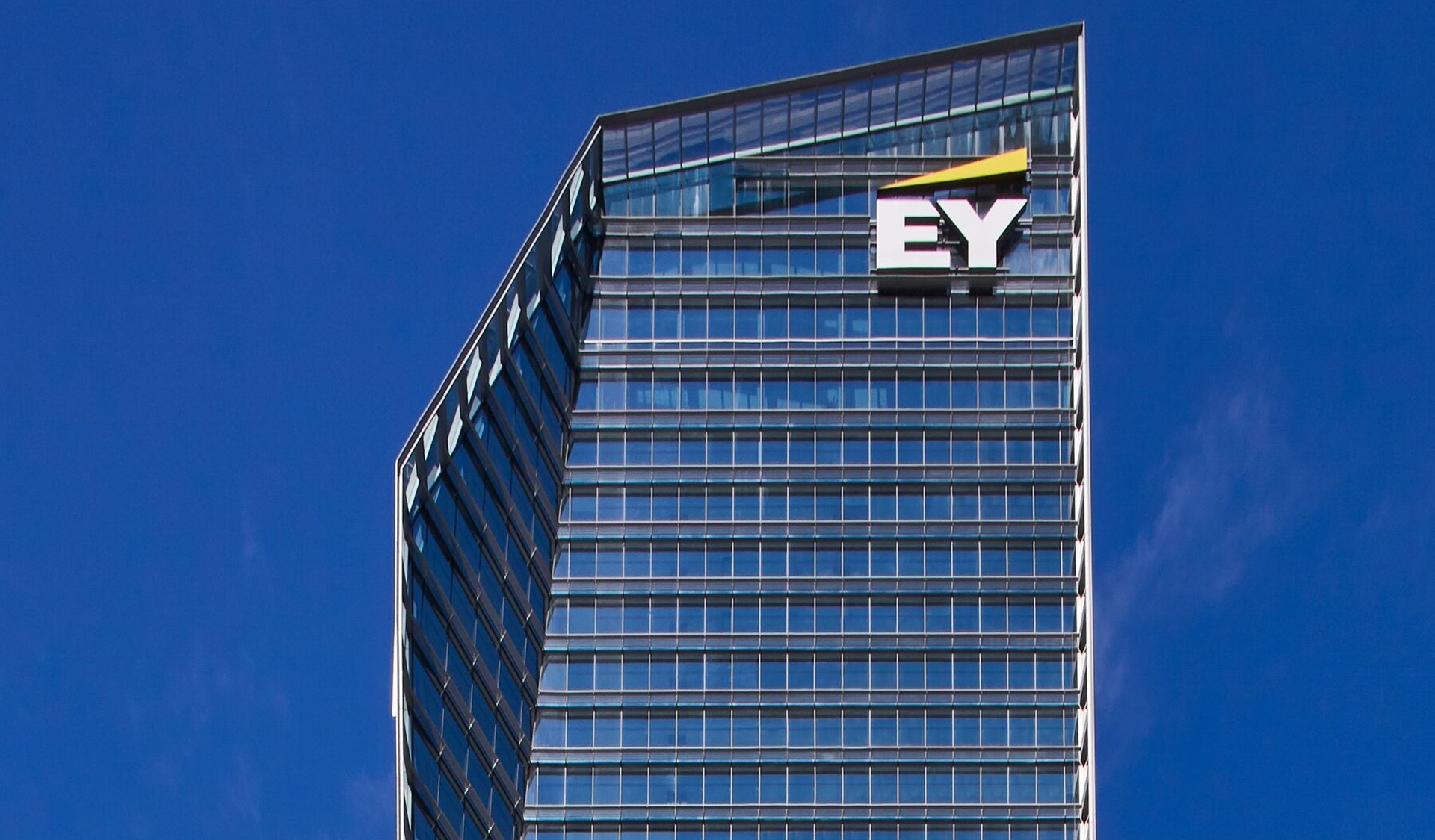 EY Tower Exterior_WEB 2